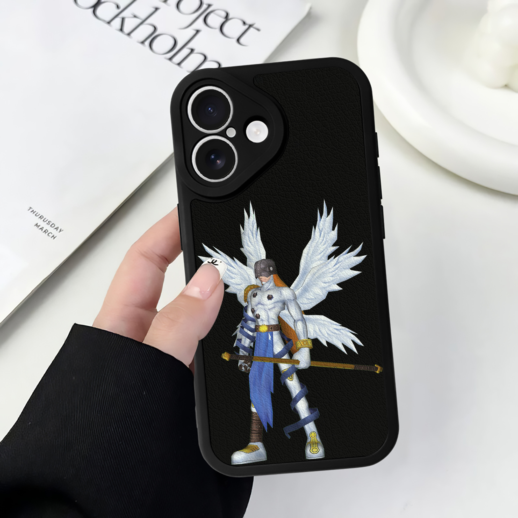 （画像用） Digimon デジタルモンスター/デジモン 【iPhone 16シリーズ対応】シリコンスマホケース（レザー調） 材質：シリコン